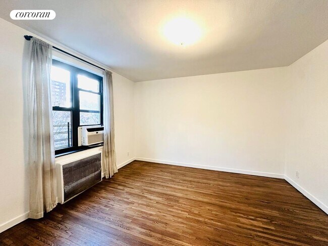 52-25 39th Rd, Woodside, NY 11377 - photo 3