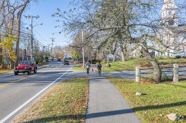 Residents enjoy Brewster’s walkable downtown and boutique shops.