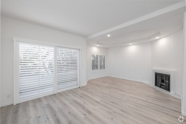 Carlyle Condominiums, Sherman Oaks, CA 91403 - photo 6