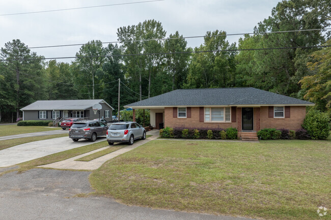Established ranch homes are the majority of the homes in Mulberry.