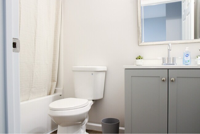 1110 Thurmond St, Winston Salem, NC 27105 - photo 6