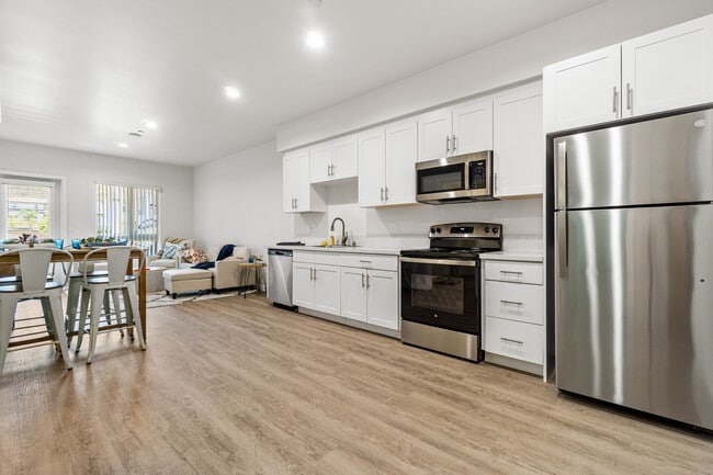 Pakeva, San Diego, CA 92120 - photo 3