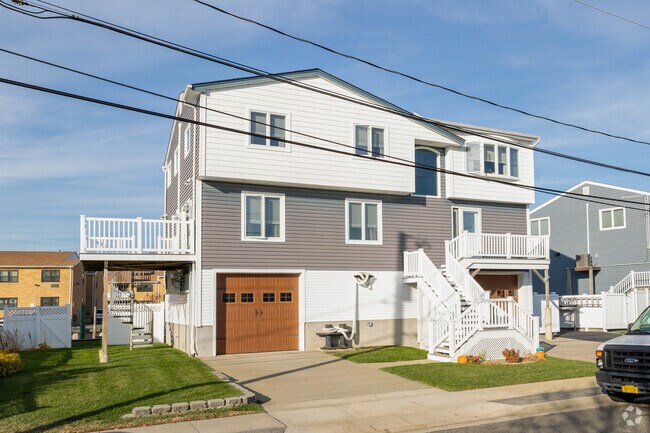 Its very common to see first floor garages in Freeport homes since Hurricane Sandy in 2012.