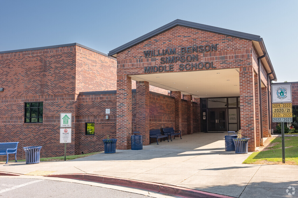 Main entrance to Simpson Middle School in Sandy Plains, Marietta GA