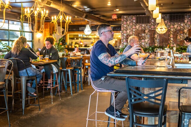 Local eateries like Finch Wildomar serve refined global cuisine.