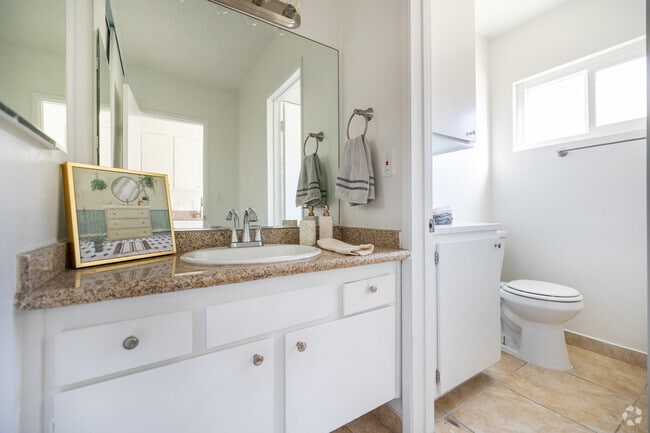 Terra Grande Apartments, Van Nuys, CA 91405 - photo 6