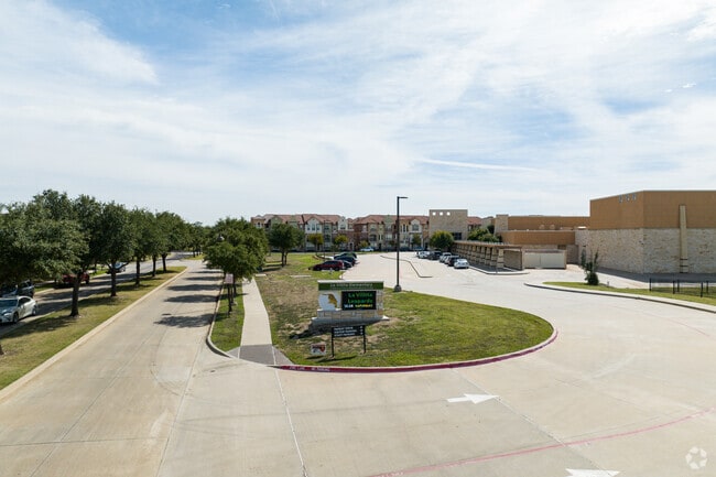 The turnabout at La Villita Elementary School makes for an easy drop off for students.