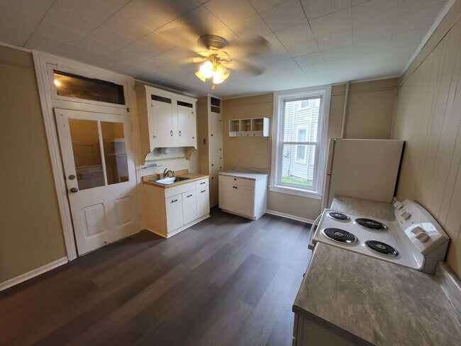 45 E High St unit 1W, Hummelstown, PA 17036 - photo 4