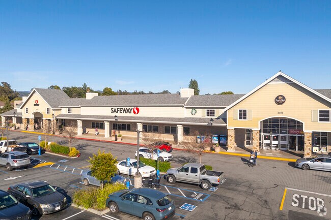 Safeway is a great place to pick up some groceries in the Rio Del Mar area.