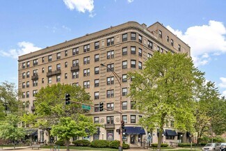 7301 N Sheridan Rd, Chicago, IL 60626