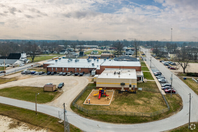 The Fordland Elementary School campus includes the Fordland Early Childhood Learning Center.