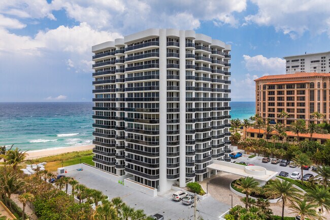 Luxury high-rise condos in Boca Raton offer upscale amenities with stunning coastal views.