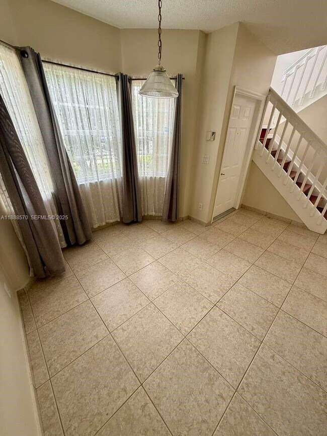 16111 Emerald Cove Rd, Weston, FL 33331 - photo 3
