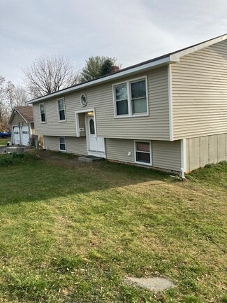 187 Oakland Rd, Belgrade, ME 04917