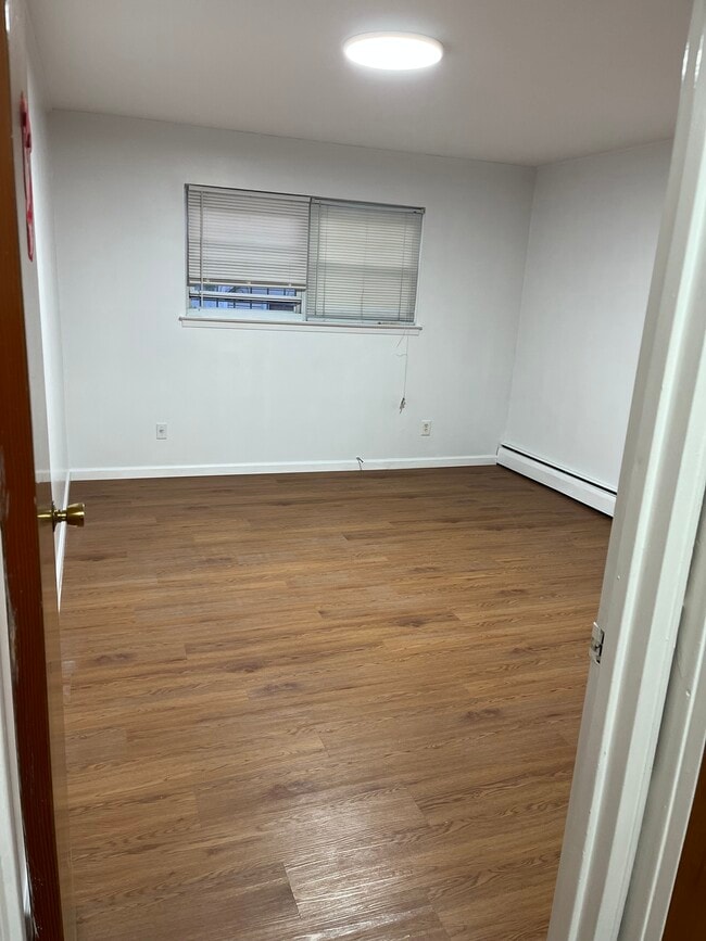 1412 119th St, College Point, NY 11356 - photo 2