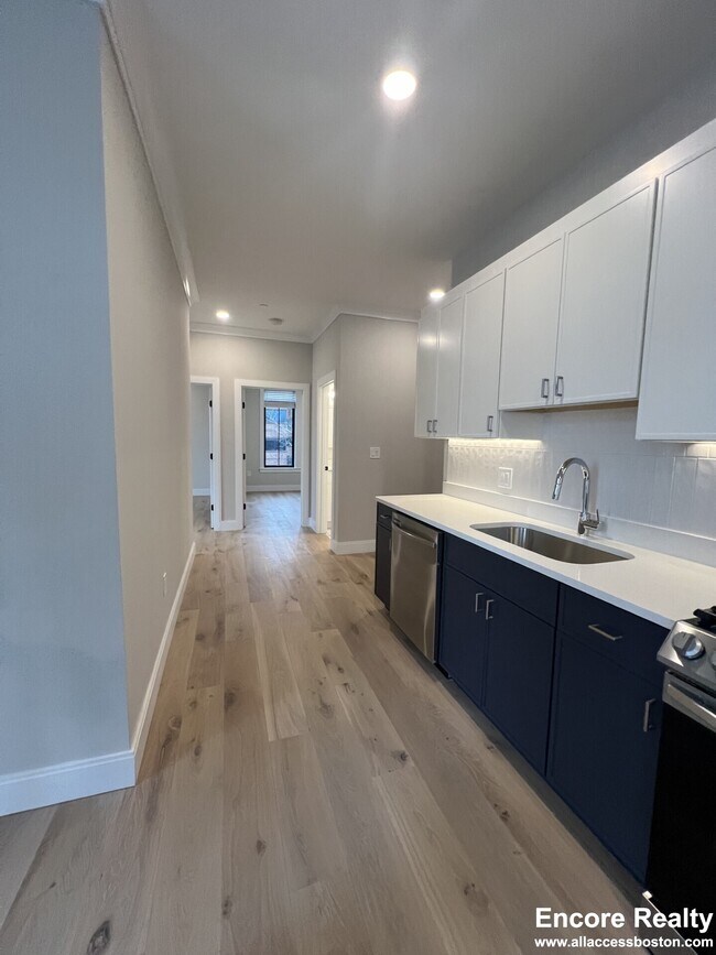 157 Everett St unit 308, Boston, MA 02134 - photo 2