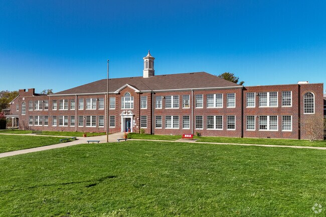 Lafayette High School offers a district-wide pre-engineering program.