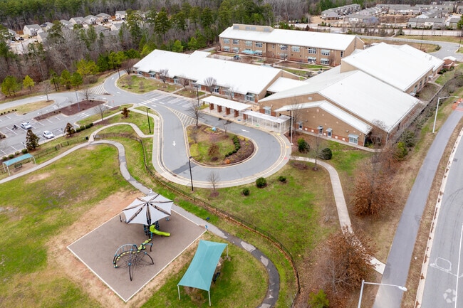 Alston Ridge Elementary School serves 1076 students.
