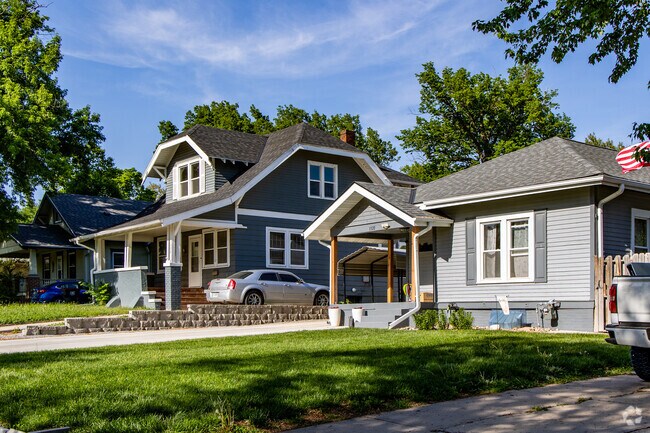 Most of Beatrice’s residential streets are laid out in a grid pattern, with mature trees lending shade to the paved sidewalks.