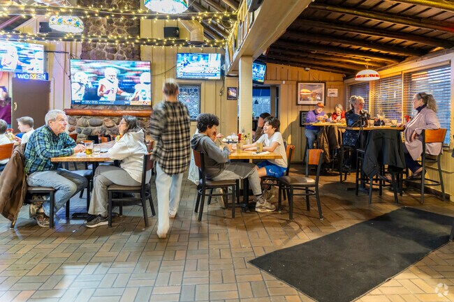 Kimberly Hills residents can enjoy freshly poured beer at Fraser's Pub.