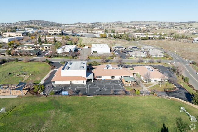 The yearly tuition at Golden Hills School i $15,280.