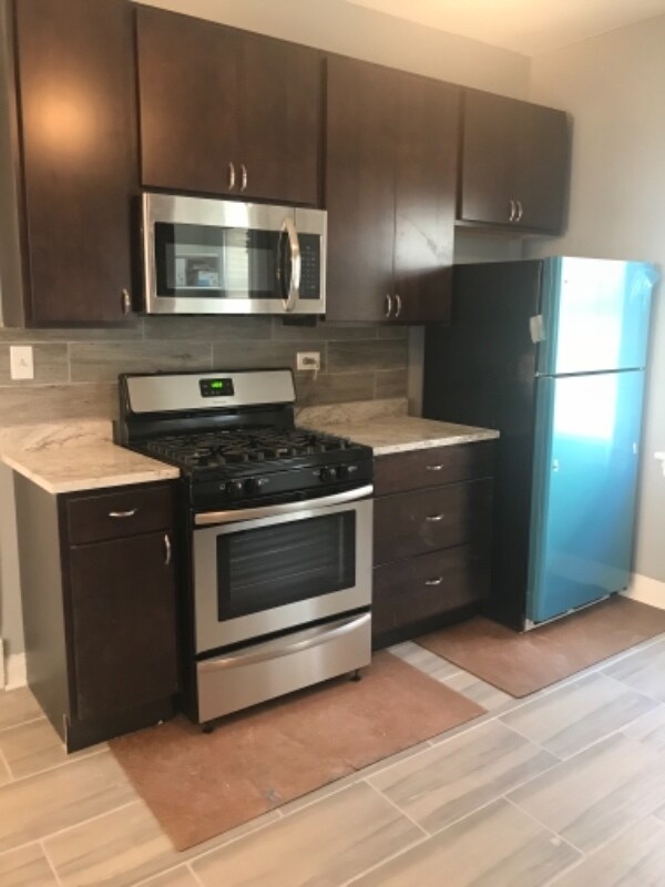 5027 W Sunnyside Ave Unit 1, Chicago, IL 60630