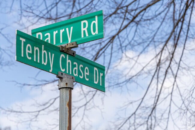 Welcome to Tenby Chase, a tight-knit suburb with great access to nearby commercial areas and transportation.