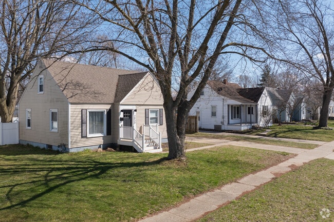 Smaller bungalows and Cape Cods are almost as common as ranch homes in Burlingame Heights.