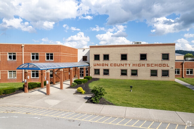 Union County High School near Luttrell excels in academics and student activities.
