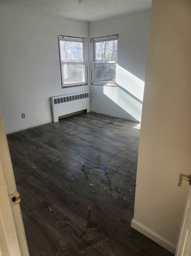 24 Pine St unit 1, Lake Grove, NY 11755 - photo 5