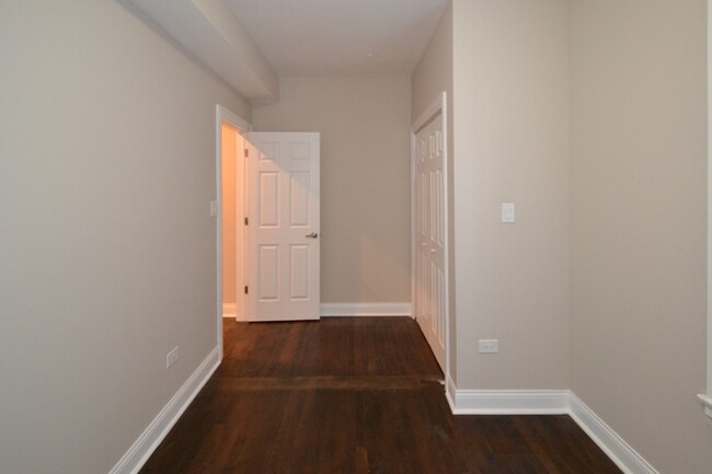 2020 N Hoyne Ave unit 1F, Chicago, IL 60647 - photo 7