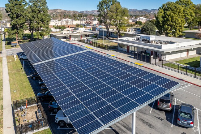 Sycamore Elementary School is powered by solar that is above the parking.
