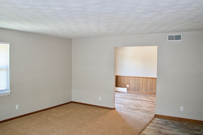 3408 N Ten Mile Dr unit 5, Jefferson City, MO 65109 - photo 4