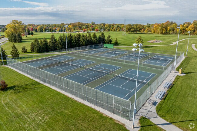 Kreager Park tennis courts are just a short drive away from the Summit Ridge neighborhood.