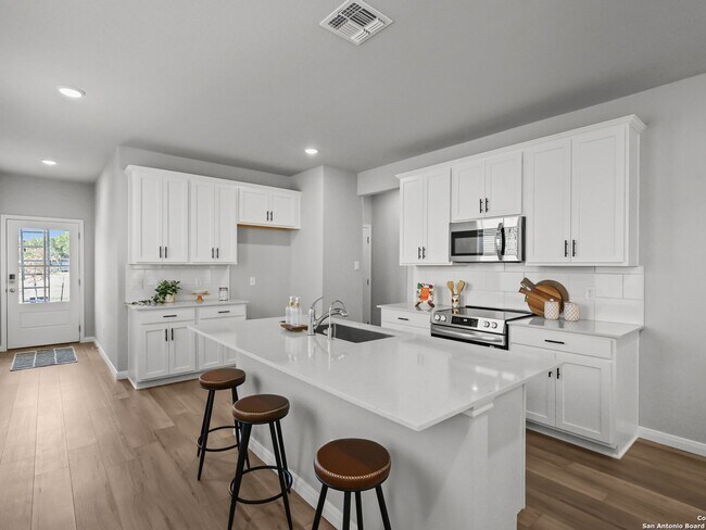 285 W Quill Dr, San Antonio, TX 78228 - photo 4