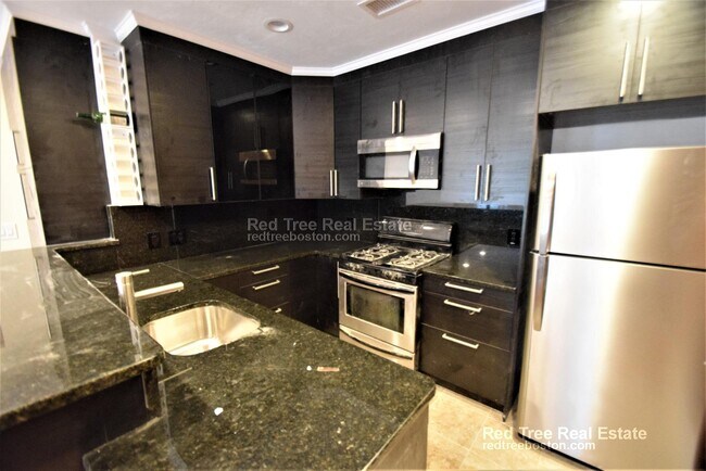 1624 Beacon St, Brookline, MA 02446 - photo 5