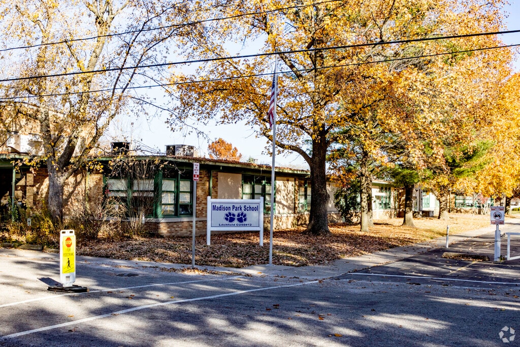 Madison Park Elementary School provides education in the neighborhood of 
Macoupin County.
