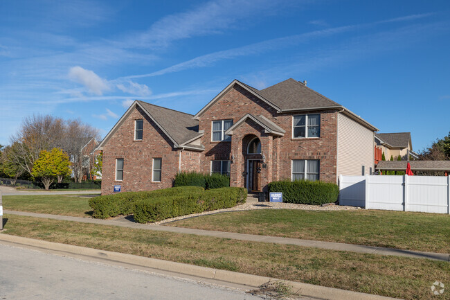 Some homes in Hawthorne surpass 7,000 square feet.