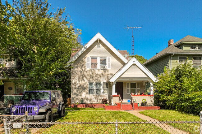 Colonials throughout Roosevelt often showcase elements of Craftsman-style architecture.