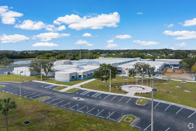 Freedom Elementary has a student-teacher ratio of 13 to 1.