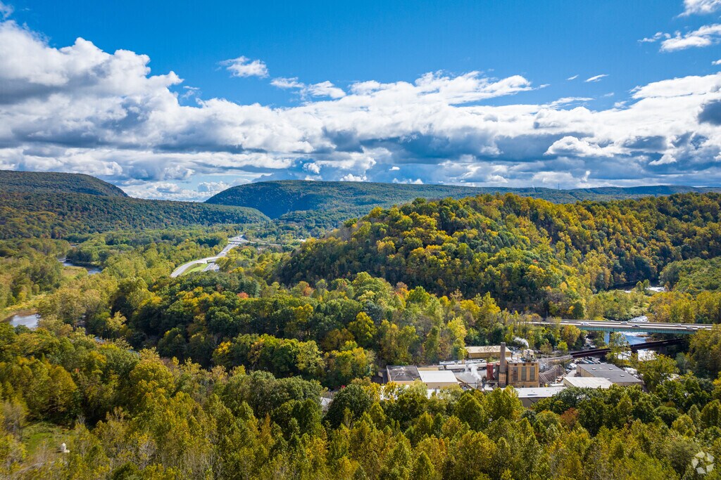 About Minisink Hills Schools, Demographics, Things to Do