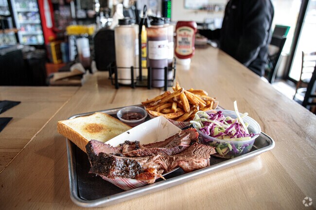 The Chalkboard serves up brisket, chicken and pork, in Mount Vernon.