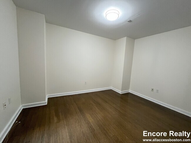 17 Edinboro St unit 407, Boston, MA 02111 - photo 7