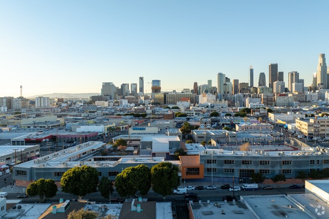 Para Los Niños Charter Middle School students from 6 to 8th grade.