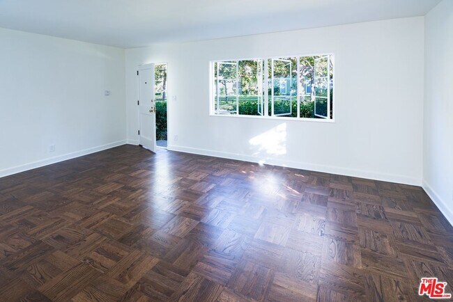 5420 Village Green, Los Angeles, CA 90016 - photo 5