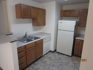 10 Woodridge Ct, Madison, WI 53704