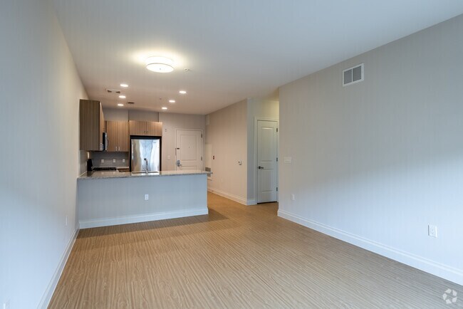 1BR, 1BA - 774SF