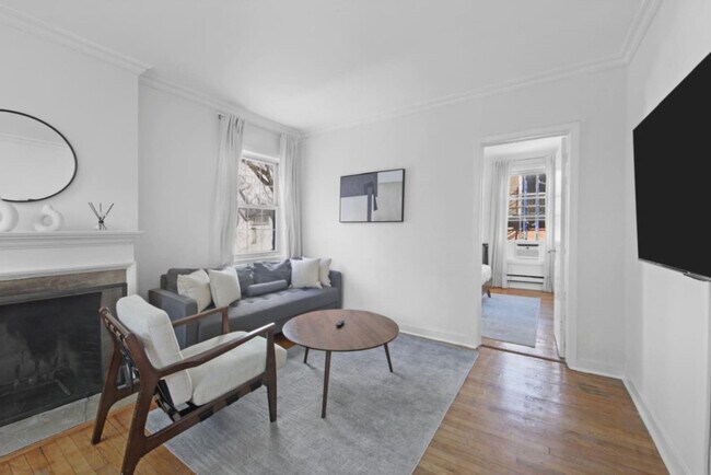 181 W 4th St unit ID1302124P, New York, NY 10014 - photo 5