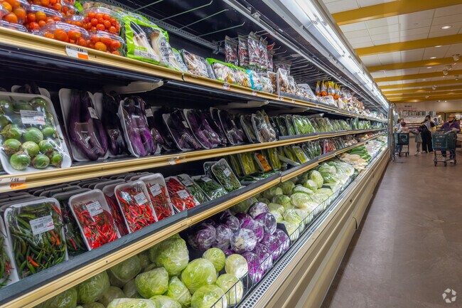 Ha Tien supermarket has one of the largest produce selections in Battle Creek.