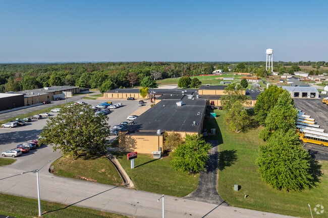 Reeds Spring Intermediate School shares a campus with Reeds Spring Primary.